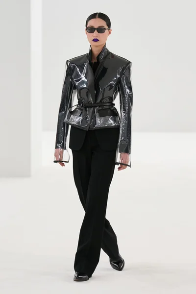 Look 19